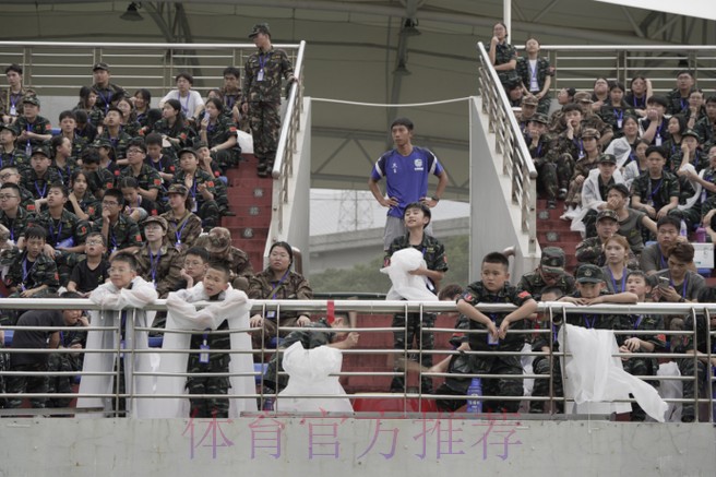 浙超连侨心，乡情燃赛场——50国温籍华裔青少年助威浙超温州赛区